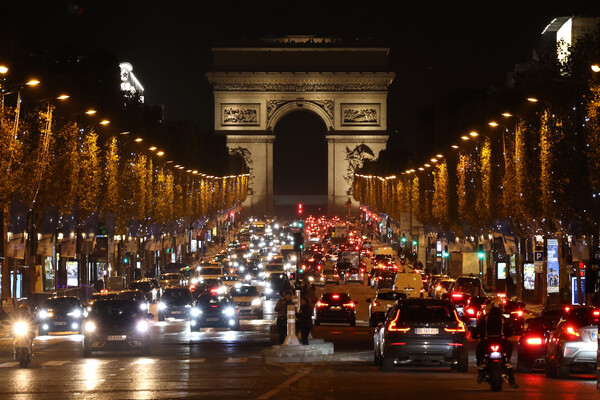 Γαλλία: Η κυβέρνηση προετοιμάζει «κυλιόμενες διακοπές παροχής ρεύματος»