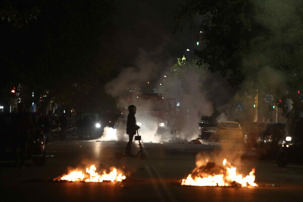 Πυροβολισμός 16χρονου: Νέα επεισόδια στη Θεσσαλονίκη- Φωτιές σε κάδους και μολότοφ