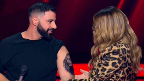 The Voice: Διαγωνιζόμενος με τατουάζ το πρόσωπο της Έλενας Παπαρίζου 