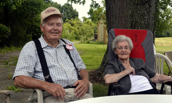 Πέθαναν στα 100, μετά από 79 χρόνια γάμου, με λίγες ώρες διαφορά- και δεν καβγάδισαν ποτέ