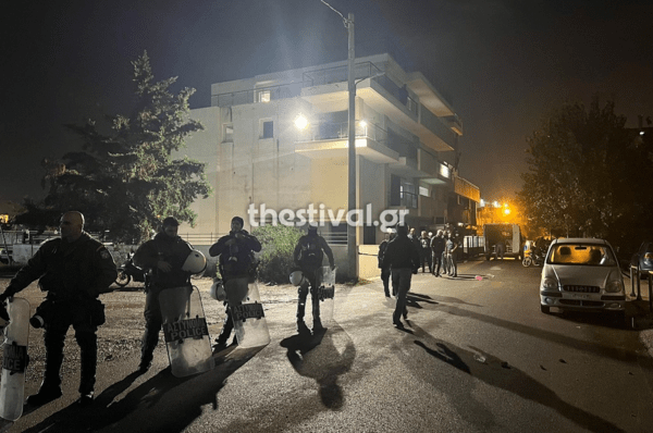 Επίθεση με μολότοφ στο κτίριο της Οικονομικής Αστυνομίας στη Θεσσαλονίκη