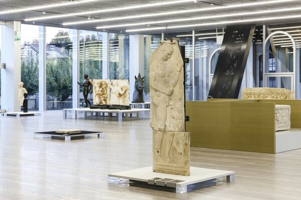 Ανακυκλώνοντας την ομορφιά: Τα κλασικά έργα τέχνης στο Prada Foundation είναι πολυχρησιμοποιημένα