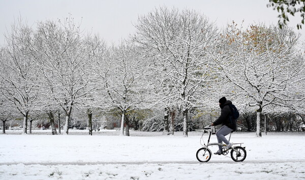 Schools close and trains cancelled amid further warnings of snow and ice Updated