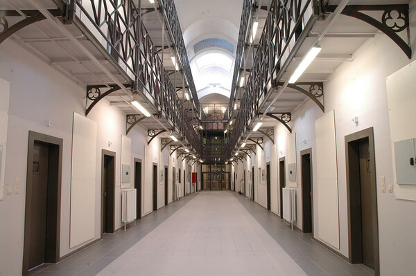 Αυτή είναι η φυλακή Σεν Ζιλ στην οποία οδηγήθηκε η Εύα Καϊλή