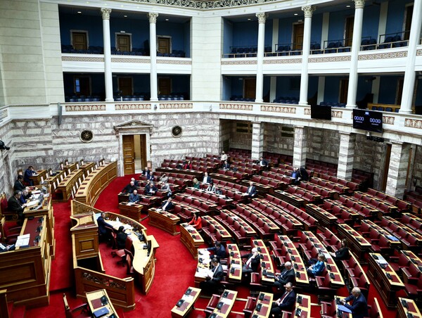 Κοντρα κυβέρνησης - ΣΥΡΙΖΑ για το δημοσίευμα περί «παρακολούθησης Κύρτσου και Τέλλογλου»