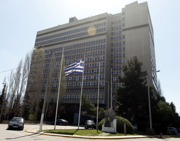 Το Βήμα: «Τρεις υπουργούς άκουγε η ΕΥΠ επί ΣΥΡΙΖΑ»