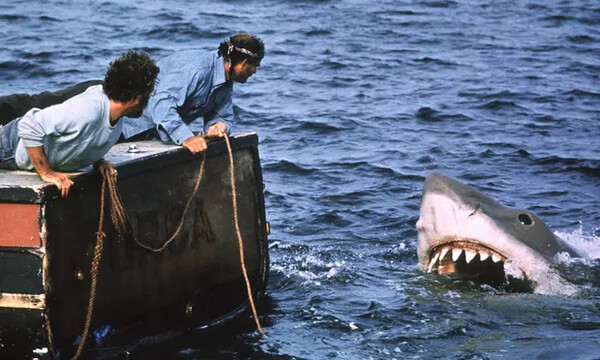 Ο Στίβεν Σπίλμπεργκ «μετανιώνει» για το κακό που έκανε στους καρχαρίες η ταινία Jaws 