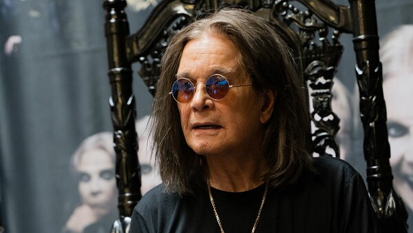 O Ozzy στα 74: «Δεν έχω ιδέα πώς τα κατάφερα να φτάσω σ’ αυτή την ηλικία» 