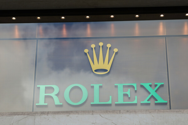 Πώς έγινε η ληστεία στο κατάστημα της Rolex - Εικόνες και μαρτυρίες από την πλατεία Καρύτση