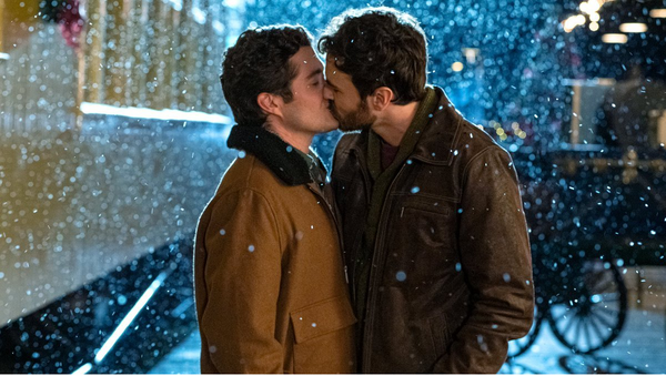 10 LGBTQ+ χριστουγεννιάτικες ταινίες για να μπείτε στο πνεύμα των γιορτών