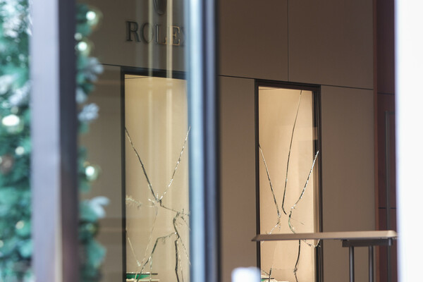 Μαρτυρίες από την ληστεία σε κατάστημα της Rolex στην πλατεία Καρύτση