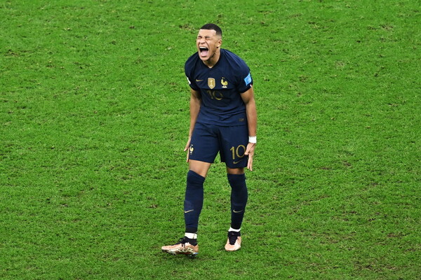 Footage shows Kylian Mbappe telling his France team-mates 'we can come back' as they trailed Argentina 2-0 in the World Cup... before scoring a sublime hat-trick in a losing effort in Qatar