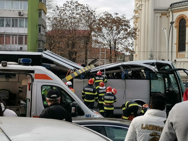 Δυστύχημα με πούλμαν Ελλήνων στη Ρουμανία: Πώς σημειώθηκε το τροχαίο- Σε κρίσιμη κατάσταση δύο άτομα