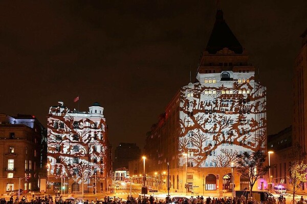 Κίεβο: Καλλιτεχνικές προβολές πάνω σε κτήρια από διάσημο Ελβετό καλλιτέχνη - Για καλό σκοπό 