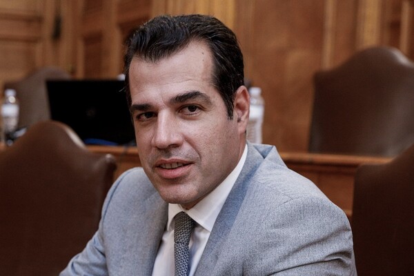Πλεύρης: «Πρόβλημα το κάπνισμα στη νυχτερινή διασκέδαση»- Νέο μήνυμα μετά το πρόστιμο