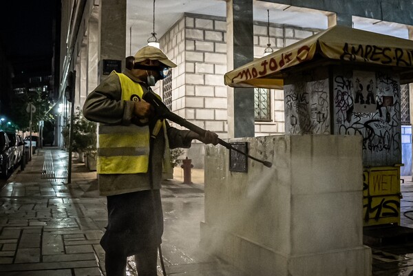 Ο Δήμος Αθηναίων κάνει τη «μεγαλύτερη αντι-γκράφιτι επιχείρηση που έχει γίνει ποτέ στην Αθήνα»