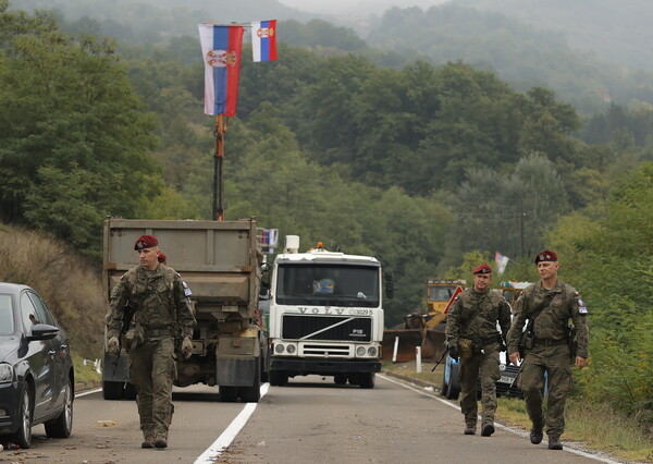 Κλιμακώνεται η ένταση Σερβίας - Κοσόβου: «Στα πρόθυρα ένοπλης σύγκρουσης»- Σε επιφυλακή το ΝΑΤΟ