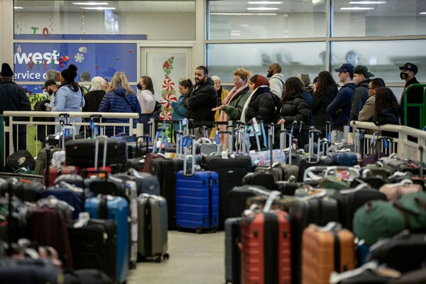 Μετα-αποκαλυπτικές φωτογραφίες από τη χιονοθύελλα στις ΗΠΑ
