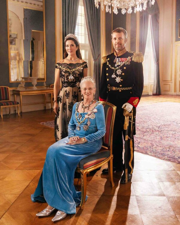 Μαργαρίτα Β' της Δανίας: Το Χρυσό Ιωβηλαίο και οι αλλαγές στους βασιλικούς τίτλους των συγγενών