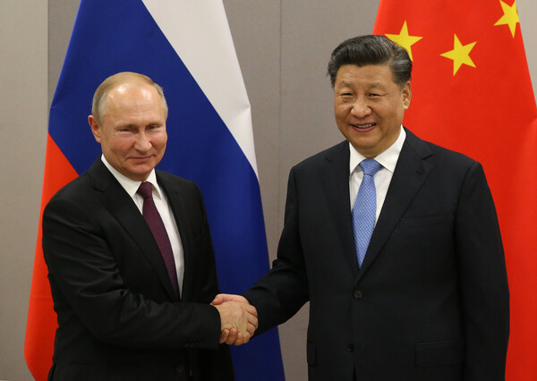 Επικοινωνία Σι με Πούτιν: Στο επίκεντρο η Ουκρανία - «Η Κίνα θα διατηρήσει την αντικειμενική στάση»