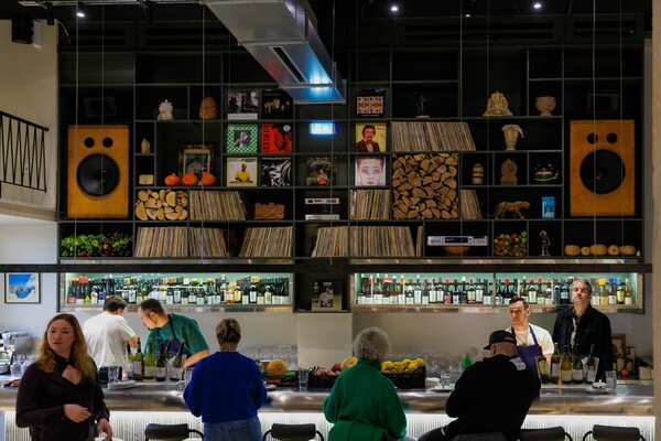 Pharaoh: Τρώγοντας στο wine-bar restaurant που δικαίως συζητάει όλη η Αθήνα