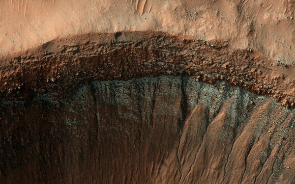 NASA images showcase eerie beauty of winter on Mars