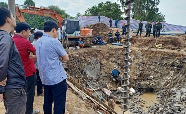 Βιετνάμ: 10χρονος έπεσε σε κούφια, τσιμεντένια κολόνα οικοδομής