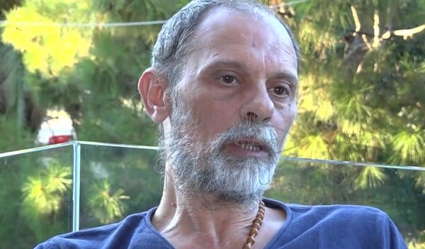 Τζόνι Θεοδωρίδης: «Έμεινα σχεδόν δύο μήνες άστεγος- Έτρωγα μπισκότα που άφηναν στις καφετέριες»