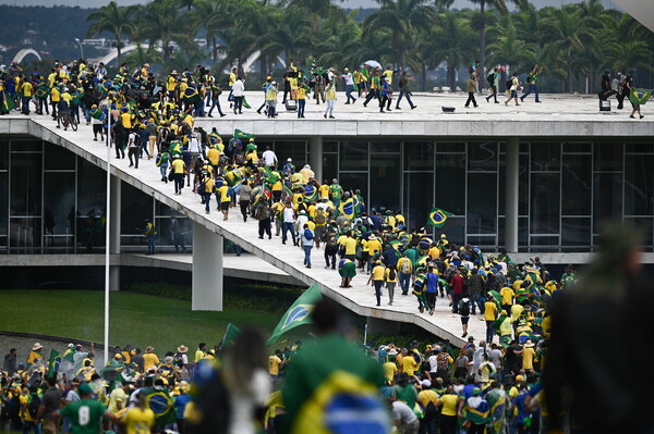Υπό έλεγχο η κατάσταση στη Βραζιλία: Ο Λούλα στη Μπραζίλια- Συλλήψεις υποστηρικτών του Μπολσονάρου