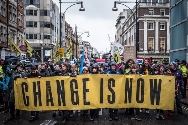 Η ώριμη στροφή της αγγλικής οργάνωσης Extinction Rebellion