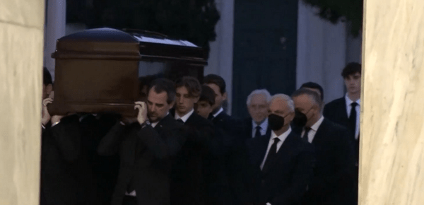 Κηδεία Κωνσταντίνου: Τελική πρόβα με τα παιδιά και τα εγγόνια του να σηκώνουν το φέρετρο- Το τελετουργικό