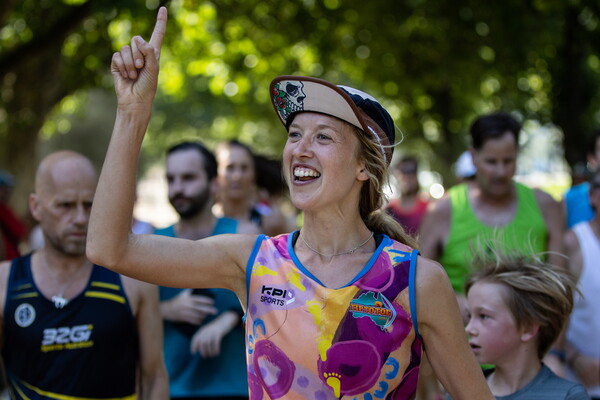 Παγκόσμιο ρεκόρ για Αυστραλή που έτρεξε 150 μαραθωνίους: Διέσχισε τη χώρα από άκρη σ΄άκρη