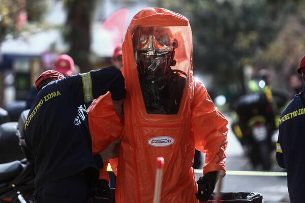 ΣΥΡΙΖΑ: Στα εργαστήρια ο φάκελος που εστάλη στα γραφεία της Κουμουνδούρου- Είχε και υβριστικό σημείωμα