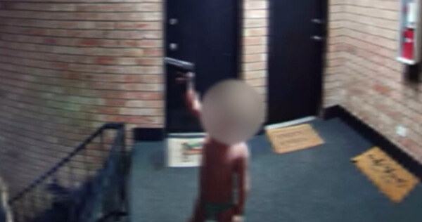 ΗΠΑ: 4χρονος «παίζει» με αληθινό όπλο -Σημάδευε και τραβούσε τη σκανδάλη