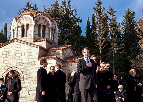 Τέως Βασιλιάς Κωνσταντίνος: Τρισάγιο στο Τατόι η οικογένεια 