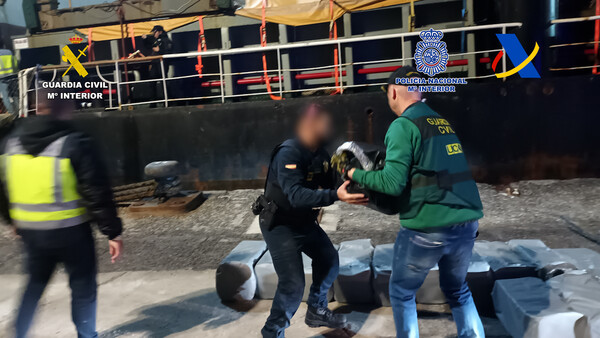 Ισπανία: Τόνοι κοκαΐνης σε πλοίο «ελληνικής διαχείρισης»- 15 συλλήψεις 