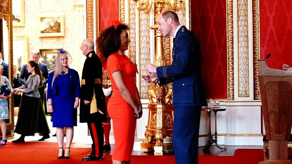 Mel B για πρίγκιπα Ουίλιαμ: Δεν ενοχλήθηκε από το άνοιγμα στο στήθος μου -Η Βικτόρια Μπέκαμ ήθελε να με ντροπιάσει