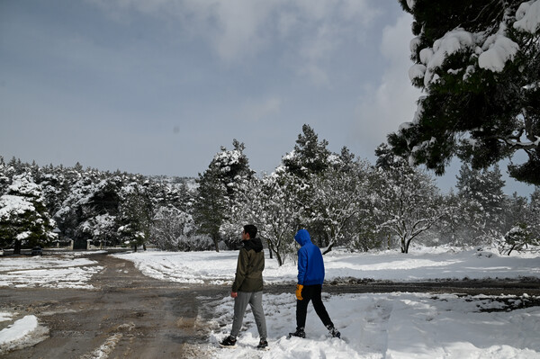 Κακοκαιρία: Έρχονται χιόνια σε χαμηλότερο υψόμετρο- Νέο έκτακτο δελτίο της ΕΜΥ
