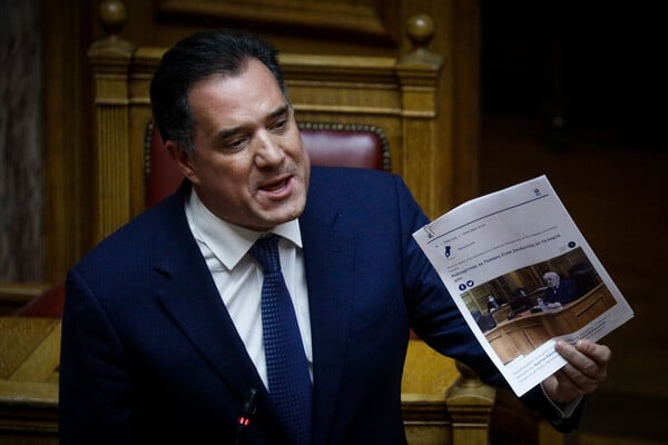 Κόντρα Γεωργιάδη - ΣΥΡΙΖΑ στη Βουλή: «Άθλιοι συκοφάντες και λασπολόγοι» - «Είστε κατηγορούμενοι»
