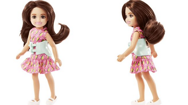 Η αδερφή της Barbie με σκολίωση για να αναδείξει τη «δύναμη της αντιπροσωπευτικότητας»