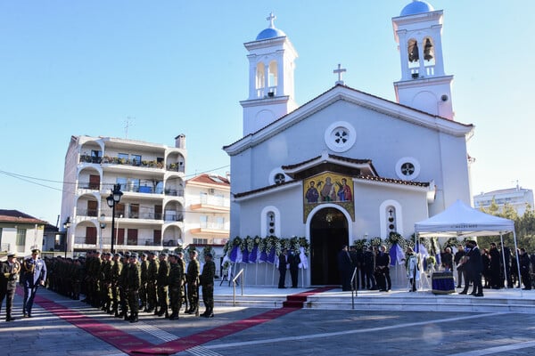 Μάριος Τουρούτσικας: Σε κλίμα βαθιάς οδύνης το «τελευταίο αντίο» στον συγκυβερνήτη του F-4