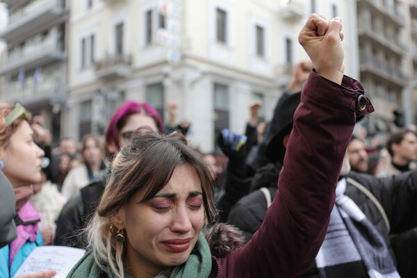 Νέα διαμαρτυρία καλλιτεχνών έξω από το υπουργείο Πολιτισμού – Στους δρόμους σπουδαστές δραματικών σχολών