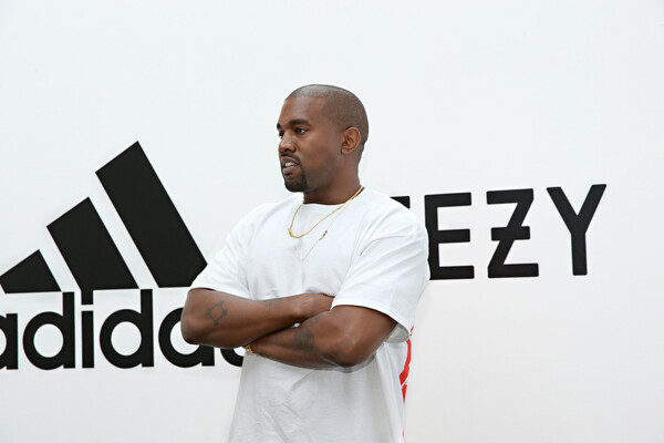 Adidas: Η διακοπή συνεργασίας με τον Κάνιε Γουέστ τής κοστίζει περισσότερο από 1 δισ. δολάρια 