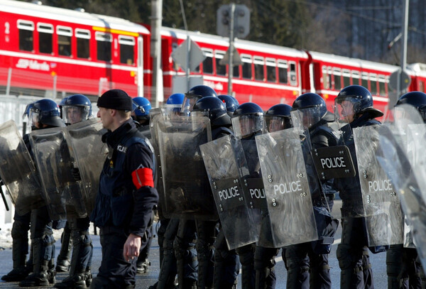 ελβετική αστυνομία