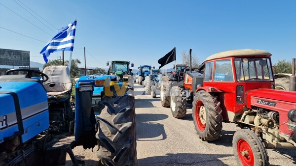 Φθιώτιδα: Αγρότες έκλεισαν την εθνική Αθηνών-Λαμίας στο ύψος της Αταλάντης