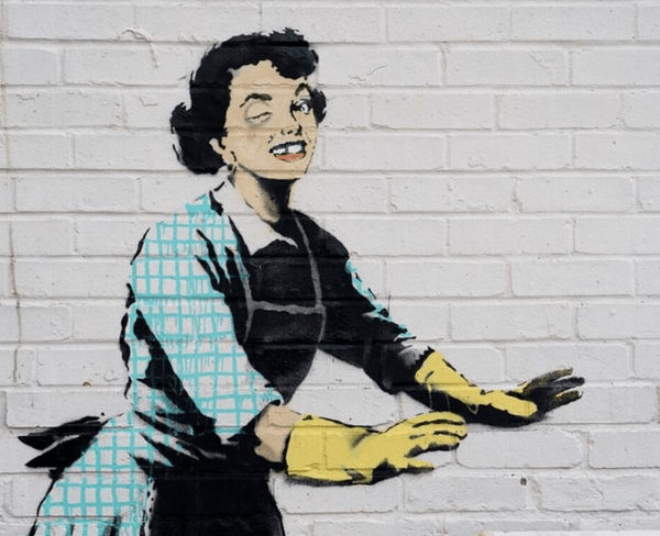 «Η μάσκαρα του Αγίου Βαλεντίνου»: Ο Banksy αποτίει φόρο τιμής με έργο για τη βία κατά των γυναικών