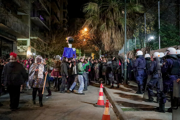 Εξάρχεια: Καρναβαλικές εκδηλώσεις με φόντο την πλατεία