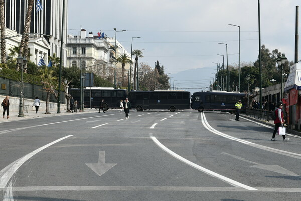 Ολοκληρώθηκε η πορεία των καλλιτεχνών- Αποκαταστάθηκε η κυκλοφορία στο κέντρο