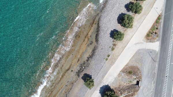 Υποχώρησε σημαντικά η στάθμη υδάτων σε περιοχές της Κρήτης -Αποκαλύφθηκε αμμουδιά κοντά στον Κούλε