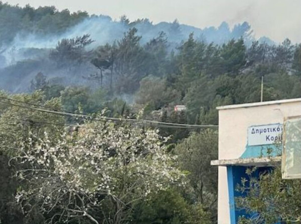 Φωτιά στο Κορίθι Ζακύνθου -Πνέουν ισχυροί άνεμοι